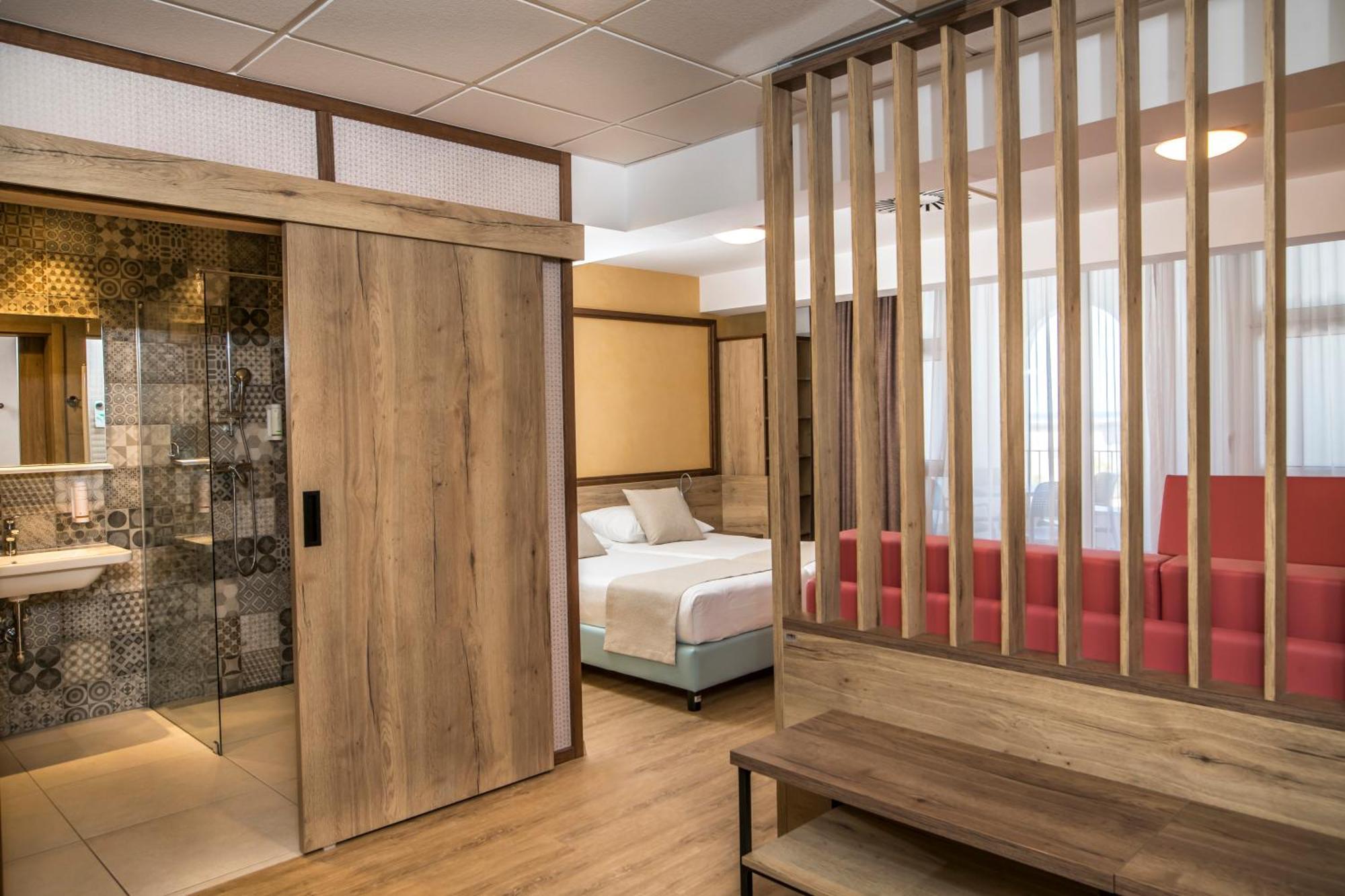 Hotel Delfin Izola Eksteriør billede
