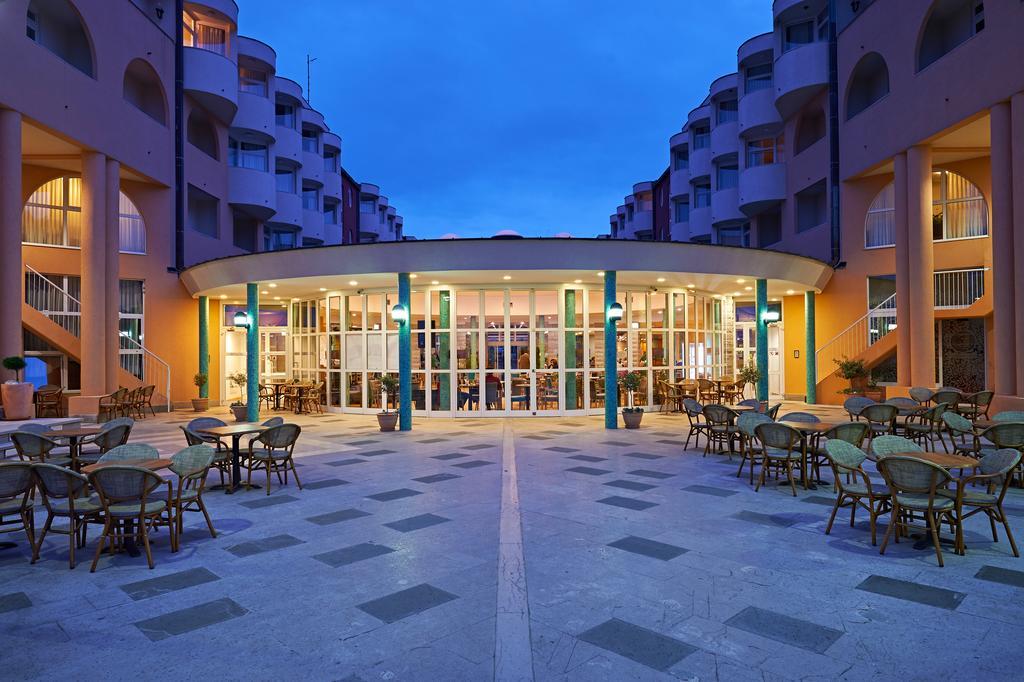 Hotel Delfin Izola Eksteriør billede