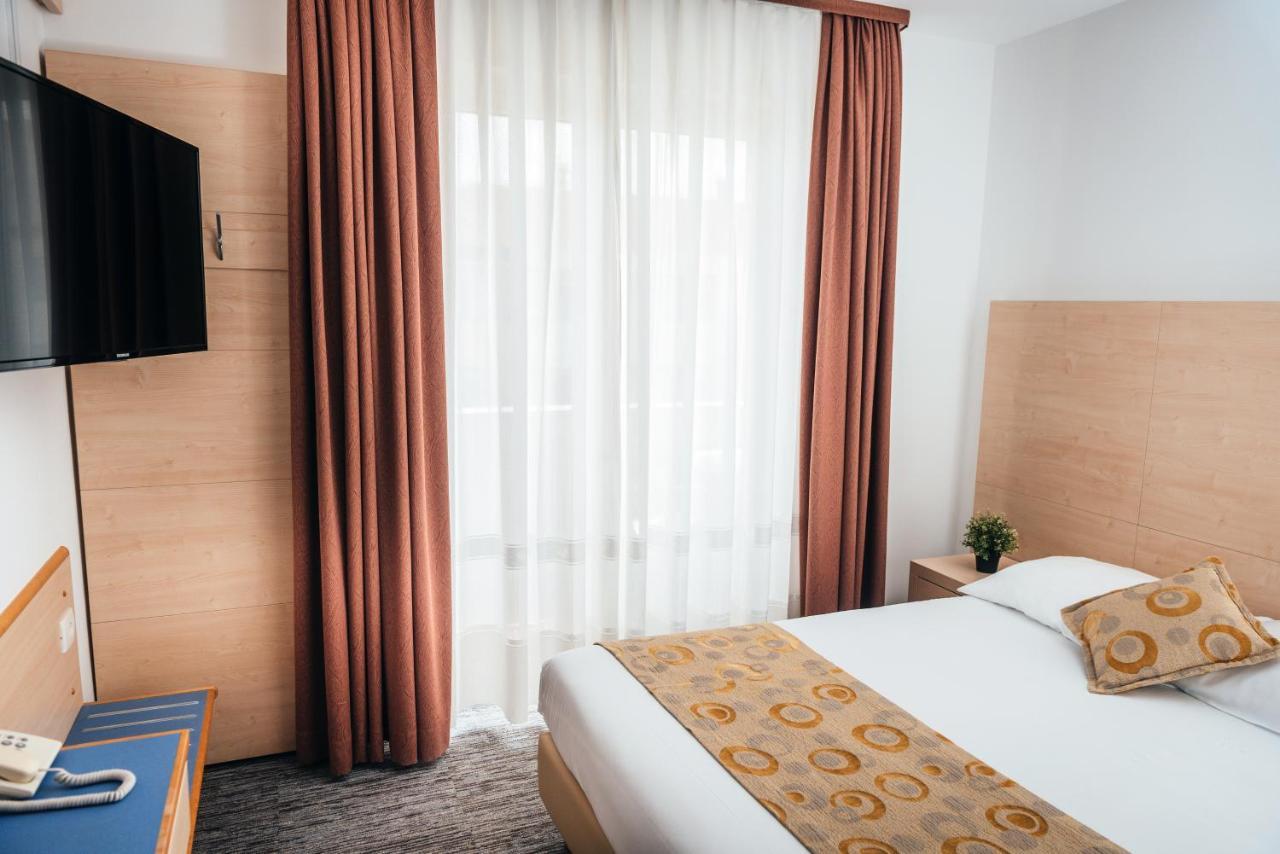 Hotel Delfin Izola Eksteriør billede
